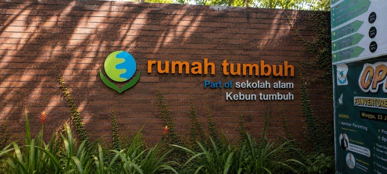 Lingkungan Rumah Tumbuh di Sekolah Alam Kebun Tumbuh